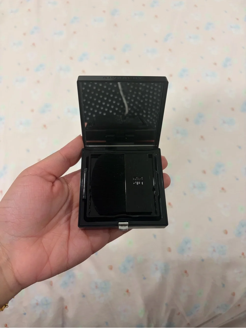 Givenchy prism libre pressed powder